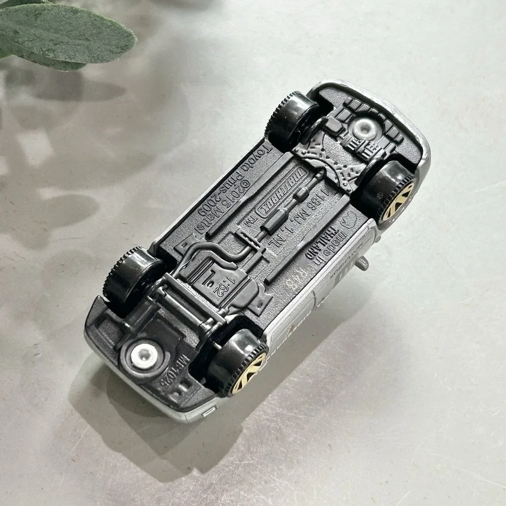 Matchbox '09 TOYOTA PRIUS Rideshare Silver‎ 1:62 Diecast 2 3/4